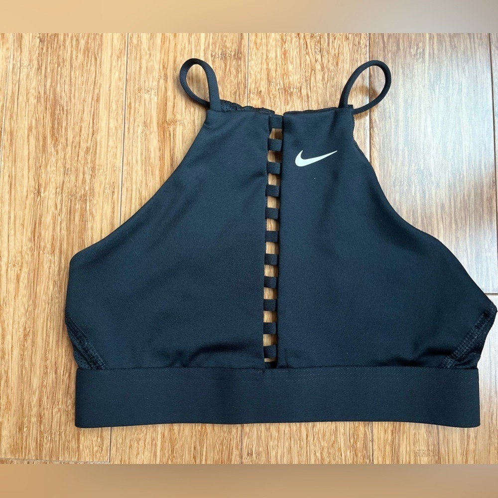 Nike Sports Bra high neck front cutout size XS black 1550